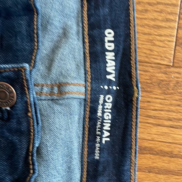 Brand new Old Navy jeans - Picture 2 of 3